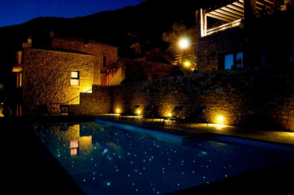 Elafivolia Arachova Suites Esterno foto