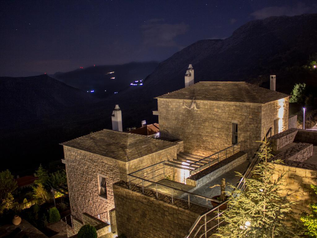 Elafivolia Arachova Suites Esterno foto