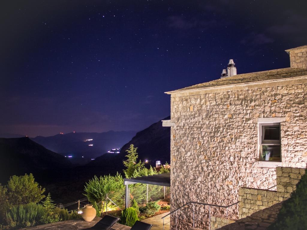 Elafivolia Arachova Suites Esterno foto
