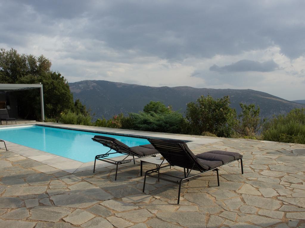 Elafivolia Arachova Suites Esterno foto