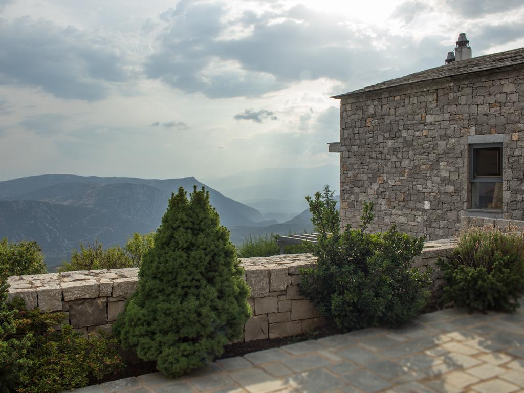 Elafivolia Arachova Suites Esterno foto