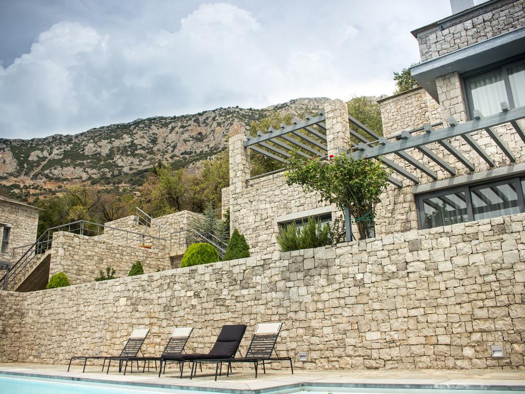 Elafivolia Arachova Suites Esterno foto