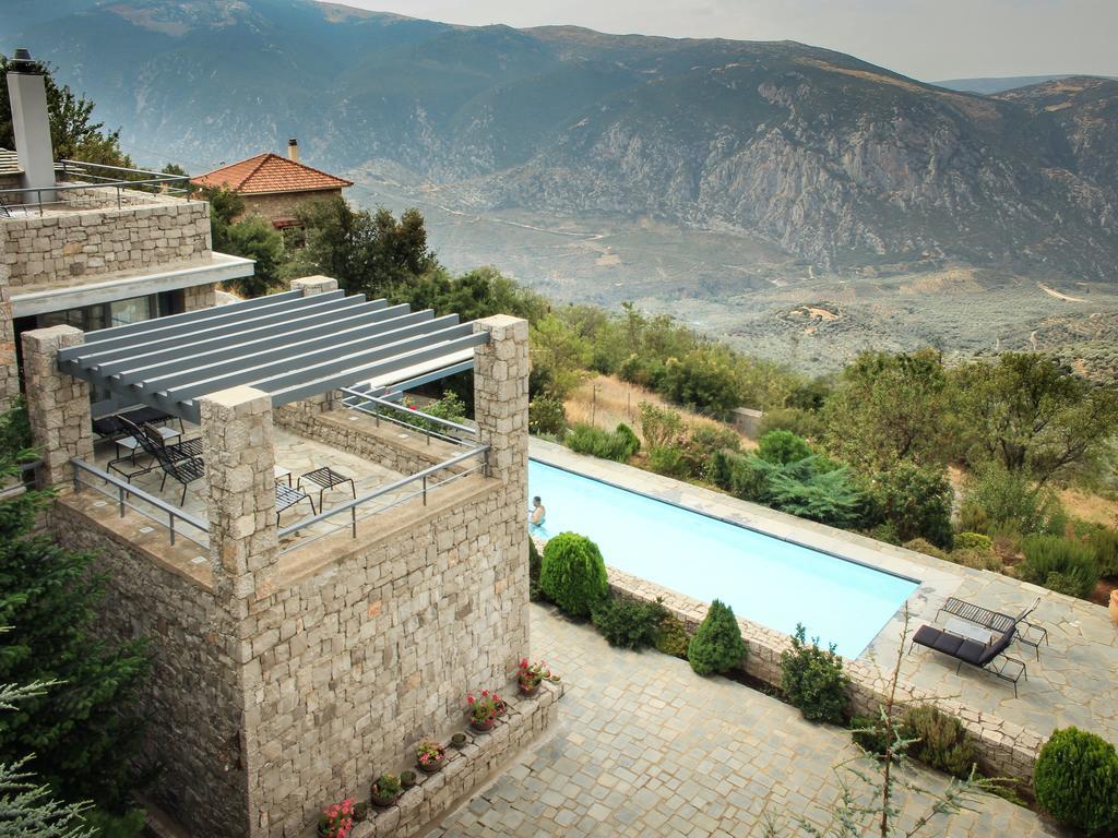 Elafivolia Arachova Suites Esterno foto