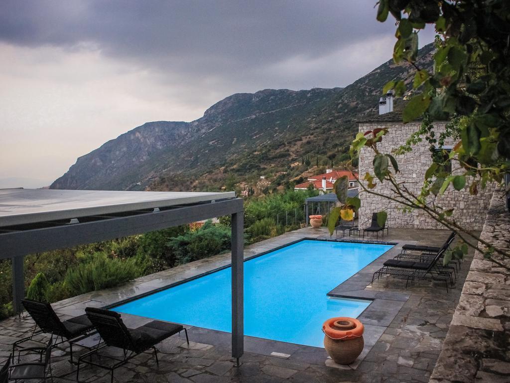 Elafivolia Arachova Suites Esterno foto