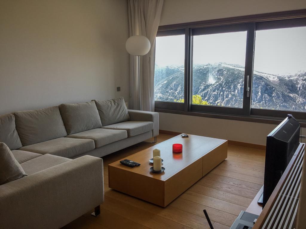 Elafivolia Arachova Suites Esterno foto