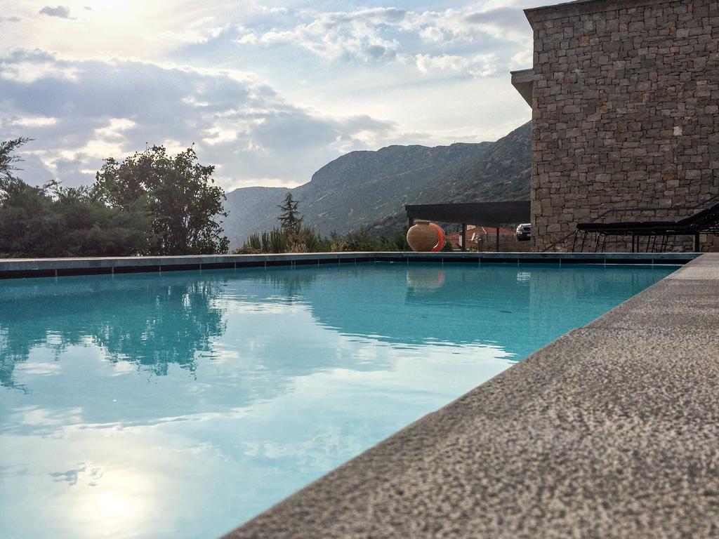 Elafivolia Arachova Suites Esterno foto