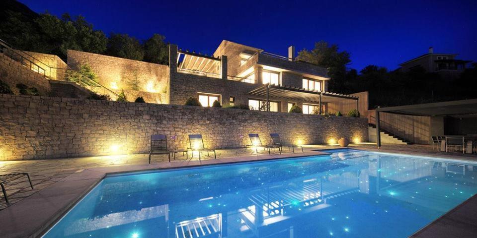 Elafivolia Arachova Suites Esterno foto